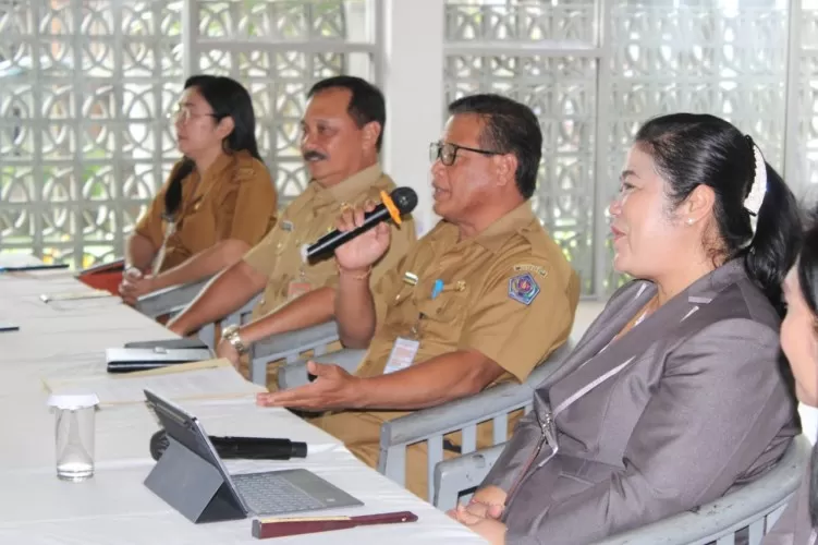 Sekda Alit Wiradana Hadiri FGD Kartu Kredit Pemerintah Daerah BPD Bali