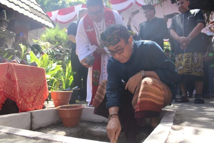 Walikota Jaya Negara Hadiri Peletakkan Batu Pertama Pembangunan Gereja GKPB Jemaat Kristus Kasih Denpasar